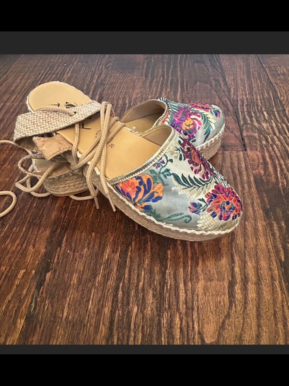 Floral Embroidered Espadrille Sandals - Blue